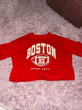 H&M Red Crewneck Tee with White Interior Print